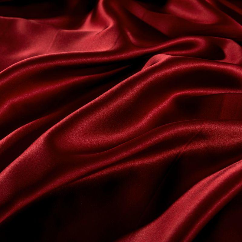 Crimson Luxury Pure 22 Momme Mulberry Silk Duvet Cover Set - RoseStraya.com