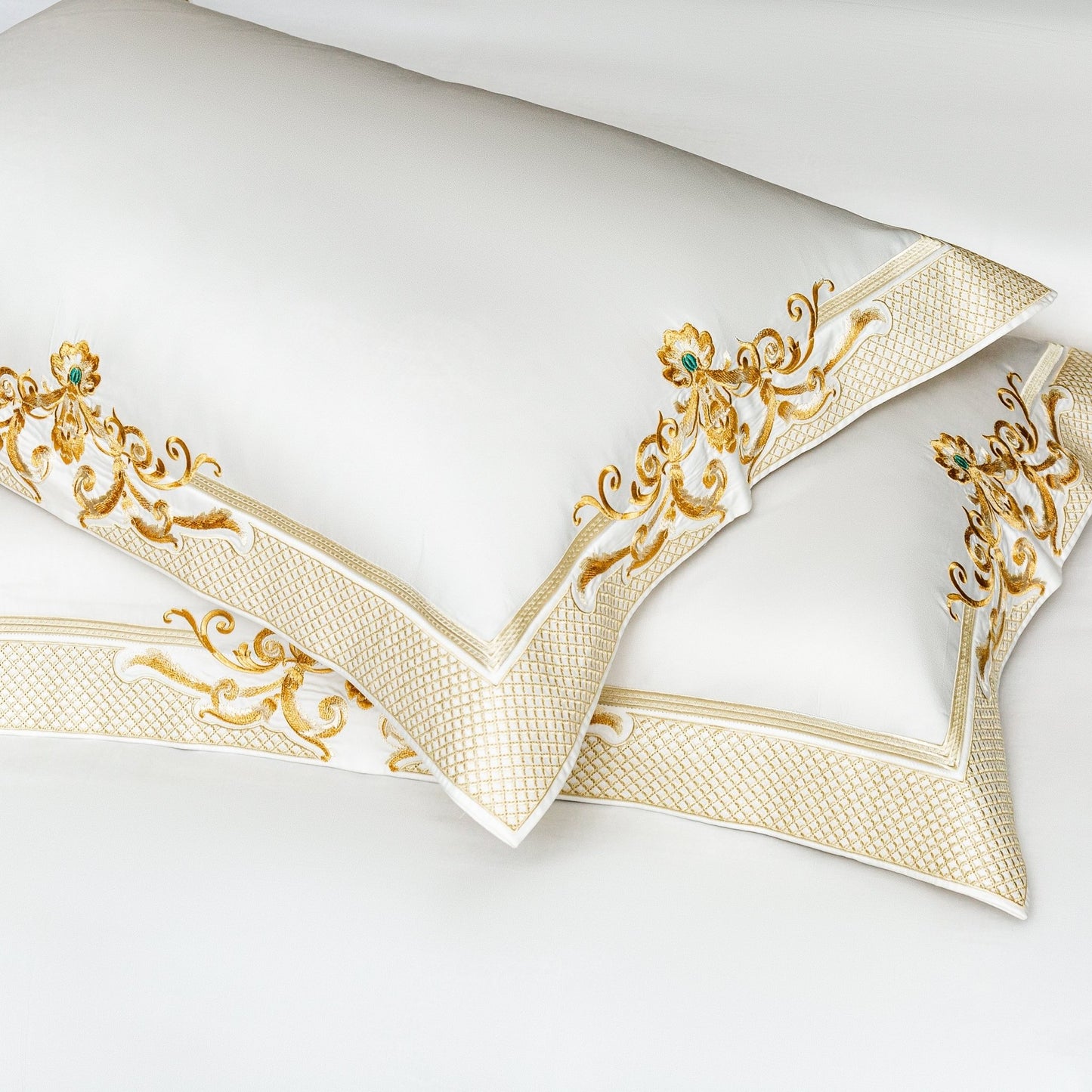 Reina White Luxury Egyptian Cotton Embroidery Duvet Cover Set - RoseStraya.com